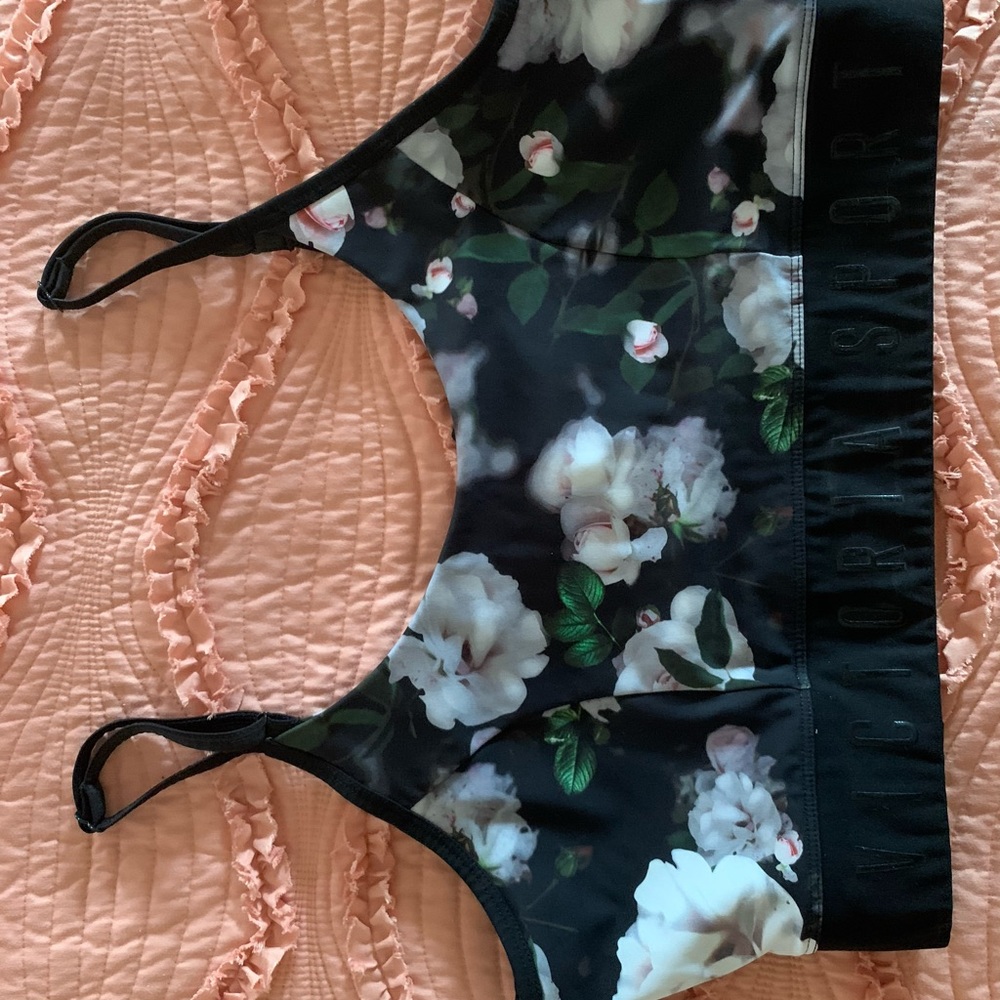 Victoria sport sports bra